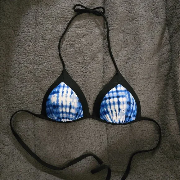 No Boundaries blue tiedye string bikini top - Picture 1 of 5